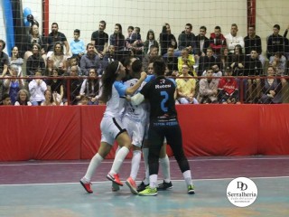 
<a style='margin-left: 5px;' class='btn btn-xs btn-social btn-facebook' href='https://www.facebook.com/sharer/sharer.php?u=https://boladovale.com.br/imgs/800-800-90/conteudo/fotos/1869/img6287.jpg' rel='popup' data-width='500' data-height='400'><i class='fa fa-facebook'></i>Compartilhar <span class='hidden-xs'>no Facebook</span>
</a> 
<a class='btn btn-default btn-xs' target='_blank' href='imgs/800-800-90/conteudo/fotos/1869/img6287.jpg'>
<span class='glyphicon glyphicon-cloud-download'></span> Salvar
</a> 
<span></span>