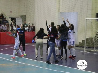 
<a style='margin-left: 5px;' class='btn btn-xs btn-social btn-facebook' href='https://www.facebook.com/sharer/sharer.php?u=https://boladovale.com.br/imgs/800-800-90/conteudo/fotos/1869/img6357.jpg' rel='popup' data-width='500' data-height='400'><i class='fa fa-facebook'></i>Compartilhar <span class='hidden-xs'>no Facebook</span>
</a> 
<a class='btn btn-default btn-xs' target='_blank' href='imgs/800-800-90/conteudo/fotos/1869/img6357.jpg'>
<span class='glyphicon glyphicon-cloud-download'></span> Salvar
</a> 
<span></span>