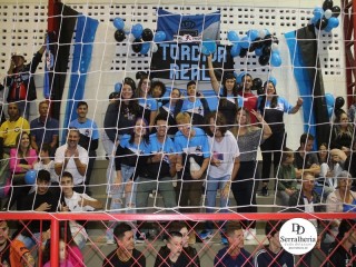 
<a style='margin-left: 5px;' class='btn btn-xs btn-social btn-facebook' href='https://www.facebook.com/sharer/sharer.php?u=https://boladovale.com.br/imgs/800-800-90/conteudo/fotos/1869/img6365.jpg' rel='popup' data-width='500' data-height='400'><i class='fa fa-facebook'></i>Compartilhar <span class='hidden-xs'>no Facebook</span>
</a> 
<a class='btn btn-default btn-xs' target='_blank' href='imgs/800-800-90/conteudo/fotos/1869/img6365.jpg'>
<span class='glyphicon glyphicon-cloud-download'></span> Salvar
</a> 
<span></span>