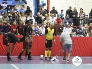 
<a style='margin-left: 5px;' class='btn btn-xs btn-social btn-facebook' href='https://www.facebook.com/sharer/sharer.php?u=https://boladovale.com.br/imgs/800-800-90/conteudo/fotos/1870/img6558.jpg' rel='popup' data-width='500' data-height='400'><i class='fa fa-facebook'></i>Compartilhar <span class='hidden-xs'>no Facebook</span>
</a> 
<a class='btn btn-default btn-xs' target='_blank' href='imgs/800-800-90/conteudo/fotos/1870/img6558.jpg'>
<span class='glyphicon glyphicon-cloud-download'></span> Salvar
</a> 
<span></span>