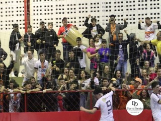 
<a style='margin-left: 5px;' class='btn btn-xs btn-social btn-facebook' href='https://www.facebook.com/sharer/sharer.php?u=https://boladovale.com.br/imgs/800-800-90/conteudo/fotos/1870/img6654.jpg' rel='popup' data-width='500' data-height='400'><i class='fa fa-facebook'></i>Compartilhar <span class='hidden-xs'>no Facebook</span>
</a> 
<a class='btn btn-default btn-xs' target='_blank' href='imgs/800-800-90/conteudo/fotos/1870/img6654.jpg'>
<span class='glyphicon glyphicon-cloud-download'></span> Salvar
</a> 
<span></span>