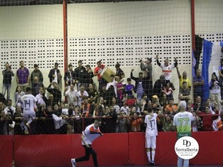 
<a style='margin-left: 5px;' class='btn btn-xs btn-social btn-facebook' href='https://www.facebook.com/sharer/sharer.php?u=https://boladovale.com.br/imgs/800-800-90/conteudo/fotos/1870/img6672.jpg' rel='popup' data-width='500' data-height='400'><i class='fa fa-facebook'></i>Compartilhar <span class='hidden-xs'>no Facebook</span>
</a> 
<a class='btn btn-default btn-xs' target='_blank' href='imgs/800-800-90/conteudo/fotos/1870/img6672.jpg'>
<span class='glyphicon glyphicon-cloud-download'></span> Salvar
</a> 
<span></span>