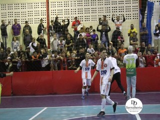 
<a style='margin-left: 5px;' class='btn btn-xs btn-social btn-facebook' href='https://www.facebook.com/sharer/sharer.php?u=https://boladovale.com.br/imgs/800-800-90/conteudo/fotos/1870/img6674.jpg' rel='popup' data-width='500' data-height='400'><i class='fa fa-facebook'></i>Compartilhar <span class='hidden-xs'>no Facebook</span>
</a> 
<a class='btn btn-default btn-xs' target='_blank' href='imgs/800-800-90/conteudo/fotos/1870/img6674.jpg'>
<span class='glyphicon glyphicon-cloud-download'></span> Salvar
</a> 
<span></span>