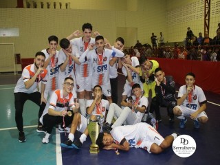 
<a style='margin-left: 5px;' class='btn btn-xs btn-social btn-facebook' href='https://www.facebook.com/sharer/sharer.php?u=https://boladovale.com.br/imgs/800-800-90/conteudo/fotos/1871/img6847.jpg' rel='popup' data-width='500' data-height='400'><i class='fa fa-facebook'></i>Compartilhar <span class='hidden-xs'>no Facebook</span>
</a> 
<a class='btn btn-default btn-xs' target='_blank' href='imgs/800-800-90/conteudo/fotos/1871/img6847.jpg'>
<span class='glyphicon glyphicon-cloud-download'></span> Salvar
</a> 
<span></span>