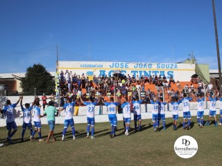 
<a style='margin-left: 5px;' class='btn btn-xs btn-social btn-facebook' href='https://www.facebook.com/sharer/sharer.php?u=https://boladovale.com.br/imgs/800-800-90/conteudo/fotos/1880/img8842.jpg' rel='popup' data-width='500' data-height='400'><i class='fa fa-facebook'></i>Compartilhar <span class='hidden-xs'>no Facebook</span>
</a> 
<a class='btn btn-default btn-xs' target='_blank' href='imgs/800-800-90/conteudo/fotos/1880/img8842.jpg'>
<span class='glyphicon glyphicon-cloud-download'></span> Salvar
</a> 
<span></span>