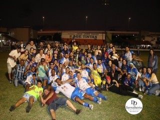 
<a style='margin-left: 5px;' class='btn btn-xs btn-social btn-facebook' href='https://www.facebook.com/sharer/sharer.php?u=https://boladovale.com.br/imgs/800-800-90/conteudo/fotos/1881/img9229.jpg' rel='popup' data-width='500' data-height='400'><i class='fa fa-facebook'></i>Compartilhar <span class='hidden-xs'>no Facebook</span>
</a> 
<a class='btn btn-default btn-xs' target='_blank' href='imgs/800-800-90/conteudo/fotos/1881/img9229.jpg'>
<span class='glyphicon glyphicon-cloud-download'></span> Salvar
</a> 
<span></span>