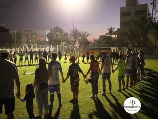 
<a style='margin-left: 5px;' class='btn btn-xs btn-social btn-facebook' href='https://www.facebook.com/sharer/sharer.php?u=https://boladovale.com.br/imgs/800-800-90/conteudo/fotos/1881/img9249.jpg' rel='popup' data-width='500' data-height='400'><i class='fa fa-facebook'></i>Compartilhar <span class='hidden-xs'>no Facebook</span>
</a> 
<a class='btn btn-default btn-xs' target='_blank' href='imgs/800-800-90/conteudo/fotos/1881/img9249.jpg'>
<span class='glyphicon glyphicon-cloud-download'></span> Salvar
</a> 
<span></span>
