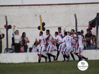 
<a style='margin-left: 5px;' class='btn btn-xs btn-social btn-facebook' href='https://www.facebook.com/sharer/sharer.php?u=https://boladovale.com.br/imgs/800-800-90/conteudo/fotos/1895/img1971.jpg' rel='popup' data-width='500' data-height='400'><i class='fa fa-facebook'></i>Compartilhar <span class='hidden-xs'>no Facebook</span>
</a> 
<a class='btn btn-default btn-xs' target='_blank' href='imgs/800-800-90/conteudo/fotos/1895/img1971.jpg'>
<span class='glyphicon glyphicon-cloud-download'></span> Salvar
</a> 
<span></span>