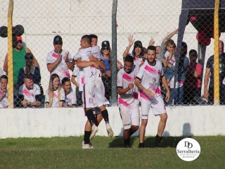 
<a style='margin-left: 5px;' class='btn btn-xs btn-social btn-facebook' href='https://www.facebook.com/sharer/sharer.php?u=https://boladovale.com.br/imgs/800-800-90/conteudo/fotos/1895/img2112.jpg' rel='popup' data-width='500' data-height='400'><i class='fa fa-facebook'></i>Compartilhar <span class='hidden-xs'>no Facebook</span>
</a> 
<a class='btn btn-default btn-xs' target='_blank' href='imgs/800-800-90/conteudo/fotos/1895/img2112.jpg'>
<span class='glyphicon glyphicon-cloud-download'></span> Salvar
</a> 
<span></span>