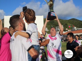 
<a style='margin-left: 5px;' class='btn btn-xs btn-social btn-facebook' href='https://www.facebook.com/sharer/sharer.php?u=https://boladovale.com.br/imgs/800-800-90/conteudo/fotos/1895/img2171.jpg' rel='popup' data-width='500' data-height='400'><i class='fa fa-facebook'></i>Compartilhar <span class='hidden-xs'>no Facebook</span>
</a> 
<a class='btn btn-default btn-xs' target='_blank' href='imgs/800-800-90/conteudo/fotos/1895/img2171.jpg'>
<span class='glyphicon glyphicon-cloud-download'></span> Salvar
</a> 
<span></span>