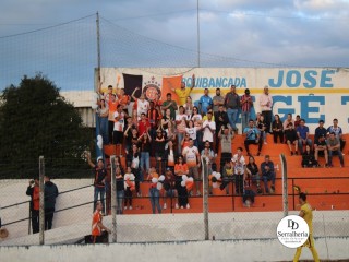 
<a style='margin-left: 5px;' class='btn btn-xs btn-social btn-facebook' href='https://www.facebook.com/sharer/sharer.php?u=https://boladovale.com.br/imgs/800-800-90/conteudo/fotos/1896/img2630.jpg' rel='popup' data-width='500' data-height='400'><i class='fa fa-facebook'></i>Compartilhar <span class='hidden-xs'>no Facebook</span>
</a> 
<a class='btn btn-default btn-xs' target='_blank' href='imgs/800-800-90/conteudo/fotos/1896/img2630.jpg'>
<span class='glyphicon glyphicon-cloud-download'></span> Salvar
</a> 
<span></span>