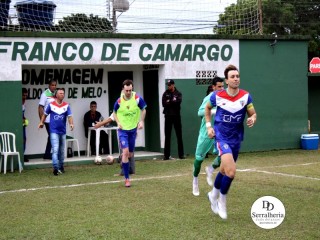 
<a style='margin-left: 5px;' class='btn btn-xs btn-social btn-facebook' href='https://www.facebook.com/sharer/sharer.php?u=https://boladovale.com.br/imgs/800-800-90/conteudo/fotos/1898/img2689.jpg' rel='popup' data-width='500' data-height='400'><i class='fa fa-facebook'></i>Compartilhar <span class='hidden-xs'>no Facebook</span>
</a> 
<a class='btn btn-default btn-xs' target='_blank' href='imgs/800-800-90/conteudo/fotos/1898/img2689.jpg'>
<span class='glyphicon glyphicon-cloud-download'></span> Salvar
</a> 
<span></span>