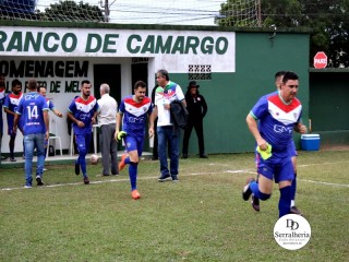 
<a style='margin-left: 5px;' class='btn btn-xs btn-social btn-facebook' href='https://www.facebook.com/sharer/sharer.php?u=https://boladovale.com.br/imgs/800-800-90/conteudo/fotos/1898/img2691.jpg' rel='popup' data-width='500' data-height='400'><i class='fa fa-facebook'></i>Compartilhar <span class='hidden-xs'>no Facebook</span>
</a> 
<a class='btn btn-default btn-xs' target='_blank' href='imgs/800-800-90/conteudo/fotos/1898/img2691.jpg'>
<span class='glyphicon glyphicon-cloud-download'></span> Salvar
</a> 
<span></span>