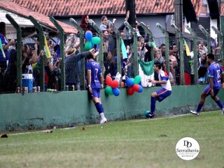 
<a style='margin-left: 5px;' class='btn btn-xs btn-social btn-facebook' href='https://www.facebook.com/sharer/sharer.php?u=https://boladovale.com.br/imgs/800-800-90/conteudo/fotos/1898/img3012.jpg' rel='popup' data-width='500' data-height='400'><i class='fa fa-facebook'></i>Compartilhar <span class='hidden-xs'>no Facebook</span>
</a> 
<a class='btn btn-default btn-xs' target='_blank' href='imgs/800-800-90/conteudo/fotos/1898/img3012.jpg'>
<span class='glyphicon glyphicon-cloud-download'></span> Salvar
</a> 
<span></span>