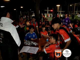 
<a style='margin-left: 5px;' class='btn btn-xs btn-social btn-facebook' href='https://www.facebook.com/sharer/sharer.php?u=https://boladovale.com.br/imgs/800-800-90/conteudo/fotos/1899/img3297.jpg' rel='popup' data-width='500' data-height='400'><i class='fa fa-facebook'></i>Compartilhar <span class='hidden-xs'>no Facebook</span>
</a> 
<a class='btn btn-default btn-xs' target='_blank' href='imgs/800-800-90/conteudo/fotos/1899/img3297.jpg'>
<span class='glyphicon glyphicon-cloud-download'></span> Salvar
</a> 
<span></span>