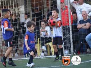
<a style='margin-left: 5px;' class='btn btn-xs btn-social btn-facebook' href='https://www.facebook.com/sharer/sharer.php?u=https://boladovale.com.br/imgs/800-800-90/conteudo/fotos/1900/img3974.jpg' rel='popup' data-width='500' data-height='400'><i class='fa fa-facebook'></i>Compartilhar <span class='hidden-xs'>no Facebook</span>
</a> 
<a class='btn btn-default btn-xs' target='_blank' href='imgs/800-800-90/conteudo/fotos/1900/img3974.jpg'>
<span class='glyphicon glyphicon-cloud-download'></span> Salvar
</a> 
<span></span>