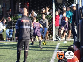 
<a style='margin-left: 5px;' class='btn btn-xs btn-social btn-facebook' href='https://www.facebook.com/sharer/sharer.php?u=https://boladovale.com.br/imgs/800-800-90/conteudo/fotos/1900/img4174.jpg' rel='popup' data-width='500' data-height='400'><i class='fa fa-facebook'></i>Compartilhar <span class='hidden-xs'>no Facebook</span>
</a> 
<a class='btn btn-default btn-xs' target='_blank' href='imgs/800-800-90/conteudo/fotos/1900/img4174.jpg'>
<span class='glyphicon glyphicon-cloud-download'></span> Salvar
</a> 
<span></span>