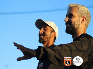 
<a style='margin-left: 5px;' class='btn btn-xs btn-social btn-facebook' href='https://www.facebook.com/sharer/sharer.php?u=https://boladovale.com.br/imgs/800-800-90/conteudo/fotos/1900/img4264.jpg' rel='popup' data-width='500' data-height='400'><i class='fa fa-facebook'></i>Compartilhar <span class='hidden-xs'>no Facebook</span>
</a> 
<a class='btn btn-default btn-xs' target='_blank' href='imgs/800-800-90/conteudo/fotos/1900/img4264.jpg'>
<span class='glyphicon glyphicon-cloud-download'></span> Salvar
</a> 
<span></span>