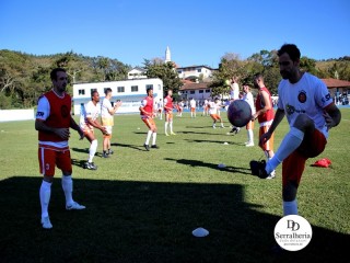 
<a style='margin-left: 5px;' class='btn btn-xs btn-social btn-facebook' href='https://www.facebook.com/sharer/sharer.php?u=https://boladovale.com.br/imgs/800-800-90/conteudo/fotos/1904/img7695.jpg' rel='popup' data-width='500' data-height='400'><i class='fa fa-facebook'></i>Compartilhar <span class='hidden-xs'>no Facebook</span>
</a> 
<a class='btn btn-default btn-xs' target='_blank' href='imgs/800-800-90/conteudo/fotos/1904/img7695.jpg'>
<span class='glyphicon glyphicon-cloud-download'></span> Salvar
</a> 
<span></span>