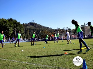 
<a style='margin-left: 5px;' class='btn btn-xs btn-social btn-facebook' href='https://www.facebook.com/sharer/sharer.php?u=https://boladovale.com.br/imgs/800-800-90/conteudo/fotos/1904/img7699.jpg' rel='popup' data-width='500' data-height='400'><i class='fa fa-facebook'></i>Compartilhar <span class='hidden-xs'>no Facebook</span>
</a> 
<a class='btn btn-default btn-xs' target='_blank' href='imgs/800-800-90/conteudo/fotos/1904/img7699.jpg'>
<span class='glyphicon glyphicon-cloud-download'></span> Salvar
</a> 
<span></span>