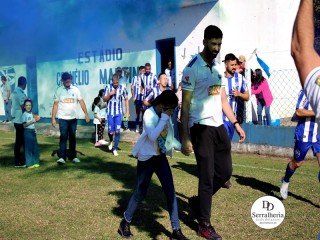 
<a style='margin-left: 5px;' class='btn btn-xs btn-social btn-facebook' href='https://www.facebook.com/sharer/sharer.php?u=https://boladovale.com.br/imgs/800-800-90/conteudo/fotos/1904/img7723.jpg' rel='popup' data-width='500' data-height='400'><i class='fa fa-facebook'></i>Compartilhar <span class='hidden-xs'>no Facebook</span>
</a> 
<a class='btn btn-default btn-xs' target='_blank' href='imgs/800-800-90/conteudo/fotos/1904/img7723.jpg'>
<span class='glyphicon glyphicon-cloud-download'></span> Salvar
</a> 
<span></span>