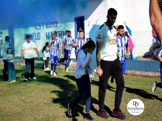 
<a style='margin-left: 5px;' class='btn btn-xs btn-social btn-facebook' href='https://www.facebook.com/sharer/sharer.php?u=https://boladovale.com.br/imgs/800-800-90/conteudo/fotos/1904/img7724.jpg' rel='popup' data-width='500' data-height='400'><i class='fa fa-facebook'></i>Compartilhar <span class='hidden-xs'>no Facebook</span>
</a> 
<a class='btn btn-default btn-xs' target='_blank' href='imgs/800-800-90/conteudo/fotos/1904/img7724.jpg'>
<span class='glyphicon glyphicon-cloud-download'></span> Salvar
</a> 
<span></span>