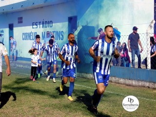 
<a style='margin-left: 5px;' class='btn btn-xs btn-social btn-facebook' href='https://www.facebook.com/sharer/sharer.php?u=https://boladovale.com.br/imgs/800-800-90/conteudo/fotos/1904/img7730.jpg' rel='popup' data-width='500' data-height='400'><i class='fa fa-facebook'></i>Compartilhar <span class='hidden-xs'>no Facebook</span>
</a> 
<a class='btn btn-default btn-xs' target='_blank' href='imgs/800-800-90/conteudo/fotos/1904/img7730.jpg'>
<span class='glyphicon glyphicon-cloud-download'></span> Salvar
</a> 
<span></span>
