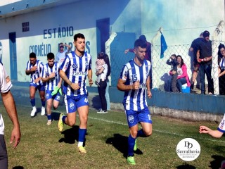 
<a style='margin-left: 5px;' class='btn btn-xs btn-social btn-facebook' href='https://www.facebook.com/sharer/sharer.php?u=https://boladovale.com.br/imgs/800-800-90/conteudo/fotos/1904/img7733.jpg' rel='popup' data-width='500' data-height='400'><i class='fa fa-facebook'></i>Compartilhar <span class='hidden-xs'>no Facebook</span>
</a> 
<a class='btn btn-default btn-xs' target='_blank' href='imgs/800-800-90/conteudo/fotos/1904/img7733.jpg'>
<span class='glyphicon glyphicon-cloud-download'></span> Salvar
</a> 
<span></span>