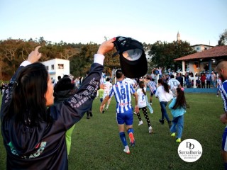 
<a style='margin-left: 5px;' class='btn btn-xs btn-social btn-facebook' href='https://www.facebook.com/sharer/sharer.php?u=https://boladovale.com.br/imgs/800-800-90/conteudo/fotos/1904/img8294.jpg' rel='popup' data-width='500' data-height='400'><i class='fa fa-facebook'></i>Compartilhar <span class='hidden-xs'>no Facebook</span>
</a> 
<a class='btn btn-default btn-xs' target='_blank' href='imgs/800-800-90/conteudo/fotos/1904/img8294.jpg'>
<span class='glyphicon glyphicon-cloud-download'></span> Salvar
</a> 
<span></span>