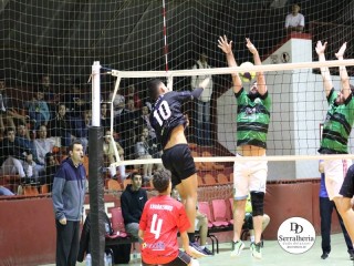 
<a style='margin-left: 5px;' class='btn btn-xs btn-social btn-facebook' href='https://www.facebook.com/sharer/sharer.php?u=https://boladovale.com.br/imgs/800-800-90/conteudo/fotos/1906/img8598.jpg' rel='popup' data-width='500' data-height='400'><i class='fa fa-facebook'></i>Compartilhar <span class='hidden-xs'>no Facebook</span>
</a> 
<a class='btn btn-default btn-xs' target='_blank' href='imgs/800-800-90/conteudo/fotos/1906/img8598.jpg'>
<span class='glyphicon glyphicon-cloud-download'></span> Salvar
</a> 
<span></span>