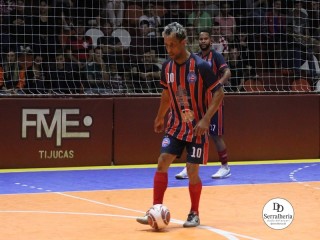 
<a style='margin-left: 5px;' class='btn btn-xs btn-social btn-facebook' href='https://www.facebook.com/sharer/sharer.php?u=https://boladovale.com.br/imgs/800-800-90/conteudo/fotos/1960/img5363.jpg' rel='popup' data-width='500' data-height='400'><i class='fa fa-facebook'></i>Compartilhar <span class='hidden-xs'>no Facebook</span>
</a> 
<a class='btn btn-default btn-xs' target='_blank' href='imgs/800-800-90/conteudo/fotos/1960/img5363.jpg'>
<span class='glyphicon glyphicon-cloud-download'></span> Salvar
</a> 
<span></span>