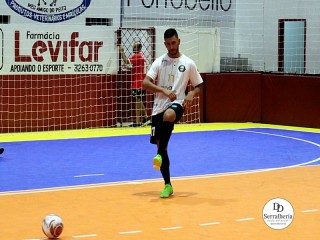 
<a style='margin-left: 5px;' class='btn btn-xs btn-social btn-facebook' href='https://www.facebook.com/sharer/sharer.php?u=https://boladovale.com.br/imgs/800-800-90/conteudo/fotos/1962/img5707.jpg' rel='popup' data-width='500' data-height='400'><i class='fa fa-facebook'></i>Compartilhar <span class='hidden-xs'>no Facebook</span>
</a> 
<a class='btn btn-default btn-xs' target='_blank' href='imgs/800-800-90/conteudo/fotos/1962/img5707.jpg'>
<span class='glyphicon glyphicon-cloud-download'></span> Salvar
</a> 
<span></span>