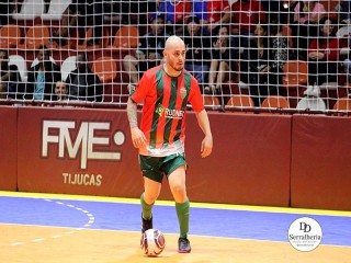 
<a style='margin-left: 5px;' class='btn btn-xs btn-social btn-facebook' href='https://www.facebook.com/sharer/sharer.php?u=https://boladovale.com.br/imgs/800-800-90/conteudo/fotos/1963/img5876.jpg' rel='popup' data-width='500' data-height='400'><i class='fa fa-facebook'></i>Compartilhar <span class='hidden-xs'>no Facebook</span>
</a> 
<a class='btn btn-default btn-xs' target='_blank' href='imgs/800-800-90/conteudo/fotos/1963/img5876.jpg'>
<span class='glyphicon glyphicon-cloud-download'></span> Salvar
</a> 
<span></span>