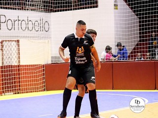 
<a style='margin-left: 5px;' class='btn btn-xs btn-social btn-facebook' href='https://www.facebook.com/sharer/sharer.php?u=https://boladovale.com.br/imgs/800-800-90/conteudo/fotos/1966/img5968.jpg' rel='popup' data-width='500' data-height='400'><i class='fa fa-facebook'></i>Compartilhar <span class='hidden-xs'>no Facebook</span>
</a> 
<a class='btn btn-default btn-xs' target='_blank' href='imgs/800-800-90/conteudo/fotos/1966/img5968.jpg'>
<span class='glyphicon glyphicon-cloud-download'></span> Salvar
</a> 
<span></span>