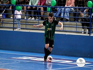 
<a style='margin-left: 5px;' class='btn btn-xs btn-social btn-facebook' href='https://www.facebook.com/sharer/sharer.php?u=https://boladovale.com.br/imgs/800-800-90/conteudo/fotos/1970/img6678.jpg' rel='popup' data-width='500' data-height='400'><i class='fa fa-facebook'></i>Compartilhar <span class='hidden-xs'>no Facebook</span>
</a> 
<a class='btn btn-default btn-xs' target='_blank' href='imgs/800-800-90/conteudo/fotos/1970/img6678.jpg'>
<span class='glyphicon glyphicon-cloud-download'></span> Salvar
</a> 
<span></span>