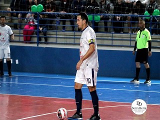
<a style='margin-left: 5px;' class='btn btn-xs btn-social btn-facebook' href='https://www.facebook.com/sharer/sharer.php?u=https://boladovale.com.br/imgs/800-800-90/conteudo/fotos/1970/img6679.jpg' rel='popup' data-width='500' data-height='400'><i class='fa fa-facebook'></i>Compartilhar <span class='hidden-xs'>no Facebook</span>
</a> 
<a class='btn btn-default btn-xs' target='_blank' href='imgs/800-800-90/conteudo/fotos/1970/img6679.jpg'>
<span class='glyphicon glyphicon-cloud-download'></span> Salvar
</a> 
<span></span>