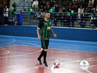 
<a style='margin-left: 5px;' class='btn btn-xs btn-social btn-facebook' href='https://www.facebook.com/sharer/sharer.php?u=https://boladovale.com.br/imgs/800-800-90/conteudo/fotos/1970/img6704.jpg' rel='popup' data-width='500' data-height='400'><i class='fa fa-facebook'></i>Compartilhar <span class='hidden-xs'>no Facebook</span>
</a> 
<a class='btn btn-default btn-xs' target='_blank' href='imgs/800-800-90/conteudo/fotos/1970/img6704.jpg'>
<span class='glyphicon glyphicon-cloud-download'></span> Salvar
</a> 
<span></span>