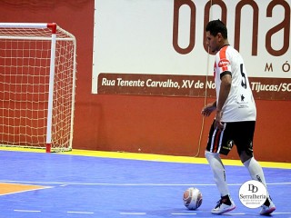 
<a style='margin-left: 5px;' class='btn btn-xs btn-social btn-facebook' href='https://www.facebook.com/sharer/sharer.php?u=https://boladovale.com.br/imgs/800-800-90/conteudo/fotos/1974/img7035.jpg' rel='popup' data-width='500' data-height='400'><i class='fa fa-facebook'></i>Compartilhar <span class='hidden-xs'>no Facebook</span>
</a> 
<a class='btn btn-default btn-xs' target='_blank' href='imgs/800-800-90/conteudo/fotos/1974/img7035.jpg'>
<span class='glyphicon glyphicon-cloud-download'></span> Salvar
</a> 
<span></span>