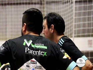 
<a style='margin-left: 5px;' class='btn btn-xs btn-social btn-facebook' href='https://www.facebook.com/sharer/sharer.php?u=https://boladovale.com.br/imgs/800-800-90/conteudo/fotos/1982/img8099.jpg' rel='popup' data-width='500' data-height='400'><i class='fa fa-facebook'></i>Compartilhar <span class='hidden-xs'>no Facebook</span>
</a> 
<a class='btn btn-default btn-xs' target='_blank' href='imgs/800-800-90/conteudo/fotos/1982/img8099.jpg'>
<span class='glyphicon glyphicon-cloud-download'></span> Salvar
</a> 
<span></span>