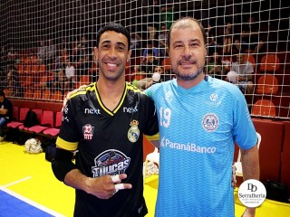 
<a style='margin-left: 5px;' class='btn btn-xs btn-social btn-facebook' href='https://www.facebook.com/sharer/sharer.php?u=https://boladovale.com.br/imgs/800-800-90/conteudo/fotos/1982/img8147.jpg' rel='popup' data-width='500' data-height='400'><i class='fa fa-facebook'></i>Compartilhar <span class='hidden-xs'>no Facebook</span>
</a> 
<a class='btn btn-default btn-xs' target='_blank' href='imgs/800-800-90/conteudo/fotos/1982/img8147.jpg'>
<span class='glyphicon glyphicon-cloud-download'></span> Salvar
</a> 
<span></span>