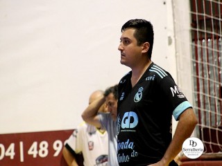 
<a style='margin-left: 5px;' class='btn btn-xs btn-social btn-facebook' href='https://www.facebook.com/sharer/sharer.php?u=https://boladovale.com.br/imgs/800-800-90/conteudo/fotos/1988/img8949.jpg' rel='popup' data-width='500' data-height='400'><i class='fa fa-facebook'></i>Compartilhar <span class='hidden-xs'>no Facebook</span>
</a> 
<a class='btn btn-default btn-xs' target='_blank' href='imgs/800-800-90/conteudo/fotos/1988/img8949.jpg'>
<span class='glyphicon glyphicon-cloud-download'></span> Salvar
</a> 
<span></span>
