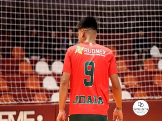 
<a style='margin-left: 5px;' class='btn btn-xs btn-social btn-facebook' href='https://www.facebook.com/sharer/sharer.php?u=https://boladovale.com.br/imgs/800-800-90/conteudo/fotos/1993/img9631.jpg' rel='popup' data-width='500' data-height='400'><i class='fa fa-facebook'></i>Compartilhar <span class='hidden-xs'>no Facebook</span>
</a> 
<a class='btn btn-default btn-xs' target='_blank' href='imgs/800-800-90/conteudo/fotos/1993/img9631.jpg'>
<span class='glyphicon glyphicon-cloud-download'></span> Salvar
</a> 
<span></span>
