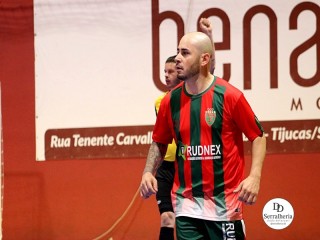
<a style='margin-left: 5px;' class='btn btn-xs btn-social btn-facebook' href='https://www.facebook.com/sharer/sharer.php?u=https://boladovale.com.br/imgs/800-800-90/conteudo/fotos/1993/img9663.jpg' rel='popup' data-width='500' data-height='400'><i class='fa fa-facebook'></i>Compartilhar <span class='hidden-xs'>no Facebook</span>
</a> 
<a class='btn btn-default btn-xs' target='_blank' href='imgs/800-800-90/conteudo/fotos/1993/img9663.jpg'>
<span class='glyphicon glyphicon-cloud-download'></span> Salvar
</a> 
<span></span>