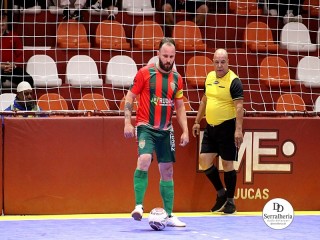 
<a style='margin-left: 5px;' class='btn btn-xs btn-social btn-facebook' href='https://www.facebook.com/sharer/sharer.php?u=https://boladovale.com.br/imgs/800-800-90/conteudo/fotos/1993/img9669.jpg' rel='popup' data-width='500' data-height='400'><i class='fa fa-facebook'></i>Compartilhar <span class='hidden-xs'>no Facebook</span>
</a> 
<a class='btn btn-default btn-xs' target='_blank' href='imgs/800-800-90/conteudo/fotos/1993/img9669.jpg'>
<span class='glyphicon glyphicon-cloud-download'></span> Salvar
</a> 
<span></span>