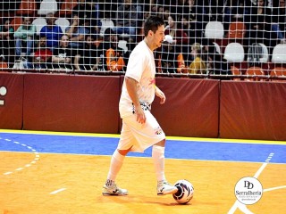 
<a style='margin-left: 5px;' class='btn btn-xs btn-social btn-facebook' href='https://www.facebook.com/sharer/sharer.php?u=https://boladovale.com.br/imgs/800-800-90/conteudo/fotos/2001/img8285.jpg' rel='popup' data-width='500' data-height='400'><i class='fa fa-facebook'></i>Compartilhar <span class='hidden-xs'>no Facebook</span>
</a> 
<a class='btn btn-default btn-xs' target='_blank' href='imgs/800-800-90/conteudo/fotos/2001/img8285.jpg'>
<span class='glyphicon glyphicon-cloud-download'></span> Salvar
</a> 
<span></span>