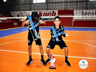 
<a style='margin-left: 5px;' class='btn btn-xs btn-social btn-facebook' href='https://www.facebook.com/sharer/sharer.php?u=https://boladovale.com.br/imgs/800-800-90/conteudo/fotos/2009/img2925.jpg' rel='popup' data-width='500' data-height='400'><i class='fa fa-facebook'></i>Compartilhar <span class='hidden-xs'>no Facebook</span>
</a> 
<a class='btn btn-default btn-xs' target='_blank' href='imgs/800-800-90/conteudo/fotos/2009/img2925.jpg'>
<span class='glyphicon glyphicon-cloud-download'></span> Salvar
</a> 
<span></span>