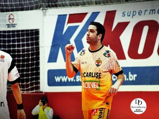 
<a style='margin-left: 5px;' class='btn btn-xs btn-social btn-facebook' href='https://www.facebook.com/sharer/sharer.php?u=https://boladovale.com.br/imgs/800-800-90/conteudo/fotos/2031/img4609.jpg' rel='popup' data-width='500' data-height='400'><i class='fa fa-facebook'></i>Compartilhar <span class='hidden-xs'>no Facebook</span>
</a> 
<a class='btn btn-default btn-xs' target='_blank' href='imgs/800-800-90/conteudo/fotos/2031/img4609.jpg'>
<span class='glyphicon glyphicon-cloud-download'></span> Salvar
</a> 
<span></span>