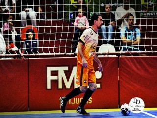 
<a style='margin-left: 5px;' class='btn btn-xs btn-social btn-facebook' href='https://www.facebook.com/sharer/sharer.php?u=https://boladovale.com.br/imgs/800-800-90/conteudo/fotos/2031/img4627.jpg' rel='popup' data-width='500' data-height='400'><i class='fa fa-facebook'></i>Compartilhar <span class='hidden-xs'>no Facebook</span>
</a> 
<a class='btn btn-default btn-xs' target='_blank' href='imgs/800-800-90/conteudo/fotos/2031/img4627.jpg'>
<span class='glyphicon glyphicon-cloud-download'></span> Salvar
</a> 
<span></span>