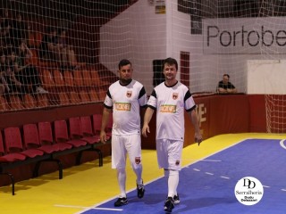 
<a style='margin-left: 5px;' class='btn btn-xs btn-social btn-facebook' href='https://www.facebook.com/sharer/sharer.php?u=https://boladovale.com.br/imgs/800-800-90/conteudo/fotos/2048/img9111.jpg' rel='popup' data-width='500' data-height='400'><i class='fa fa-facebook'></i>Compartilhar <span class='hidden-xs'>no Facebook</span>
</a> 
<a class='btn btn-default btn-xs' target='_blank' href='imgs/800-800-90/conteudo/fotos/2048/img9111.jpg'>
<span class='glyphicon glyphicon-cloud-download'></span> Salvar
</a> 
<span></span>