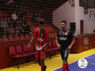 
<a style='margin-left: 5px;' class='btn btn-xs btn-social btn-facebook' href='https://www.facebook.com/sharer/sharer.php?u=https://boladovale.com.br/imgs/800-800-90/conteudo/fotos/2048/img9117.jpg' rel='popup' data-width='500' data-height='400'><i class='fa fa-facebook'></i>Compartilhar <span class='hidden-xs'>no Facebook</span>
</a> 
<a class='btn btn-default btn-xs' target='_blank' href='imgs/800-800-90/conteudo/fotos/2048/img9117.jpg'>
<span class='glyphicon glyphicon-cloud-download'></span> Salvar
</a> 
<span></span>